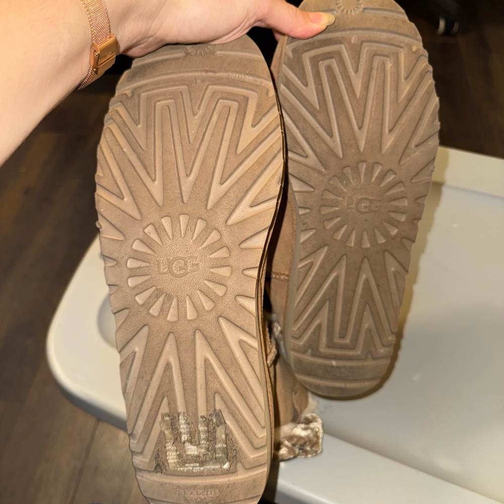 UGG Cream Sheepskin Footwear - Picture 7 of 8